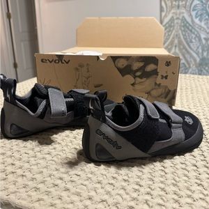 Evolv Defy Climbing Shoe - New Never Used